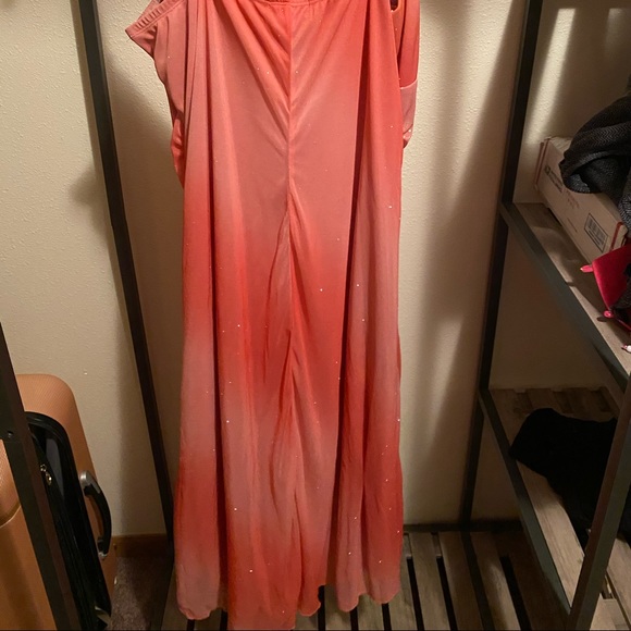 Sparkly pink prom dress - Picture 2 of 3